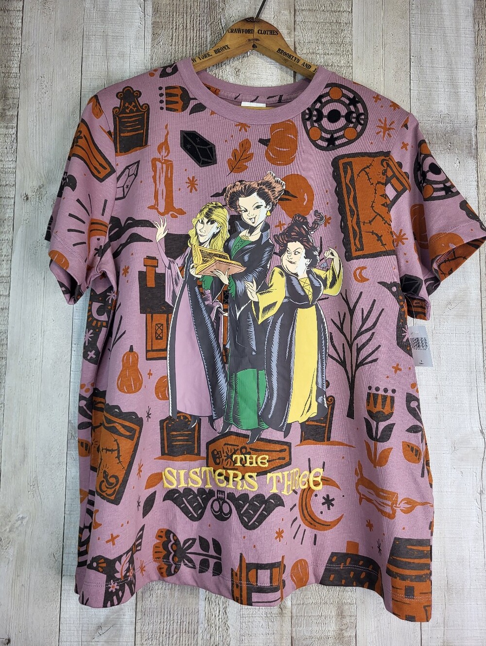 Disneys Hocus Pocus The Sisters Three Graphic Tee. Size Small. NWT